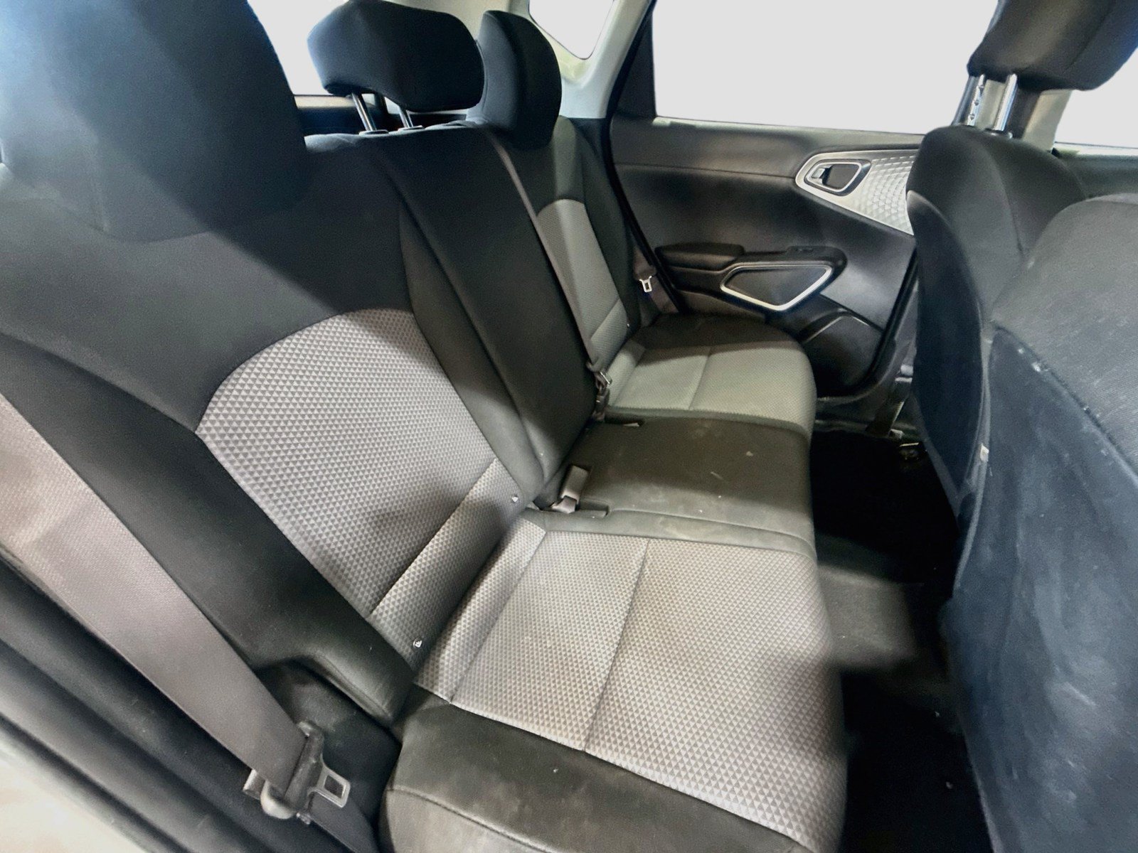 Used 2024 Kia Soul LX w/ Option Group 015 FWD image 16
