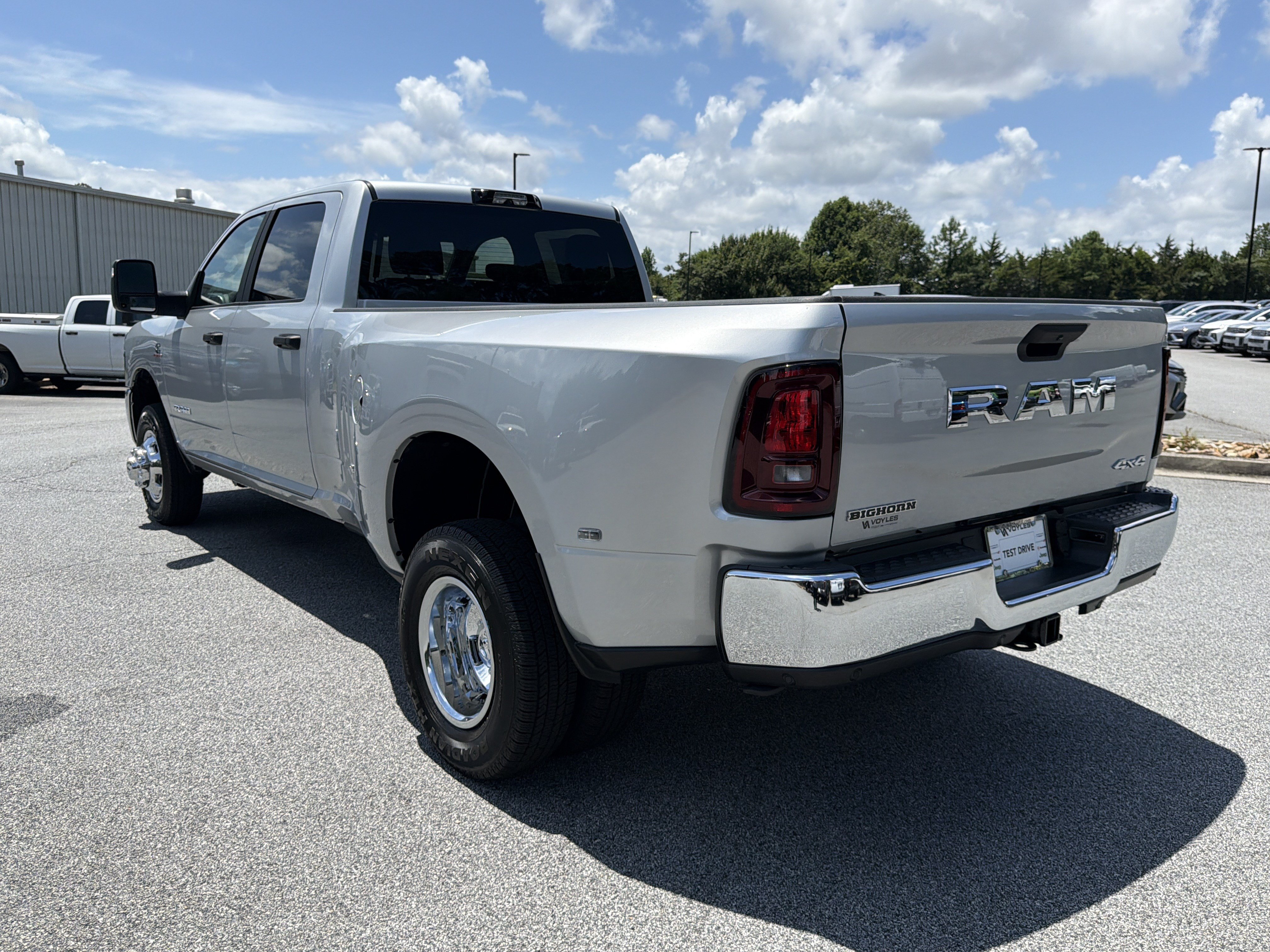 New 2026 RAM 3500 Big Horn AWD/4WD image 6