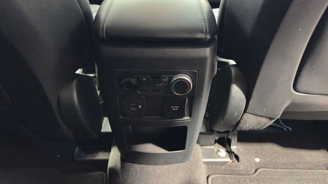 Used 2020 Ford Explorer Limited image 17