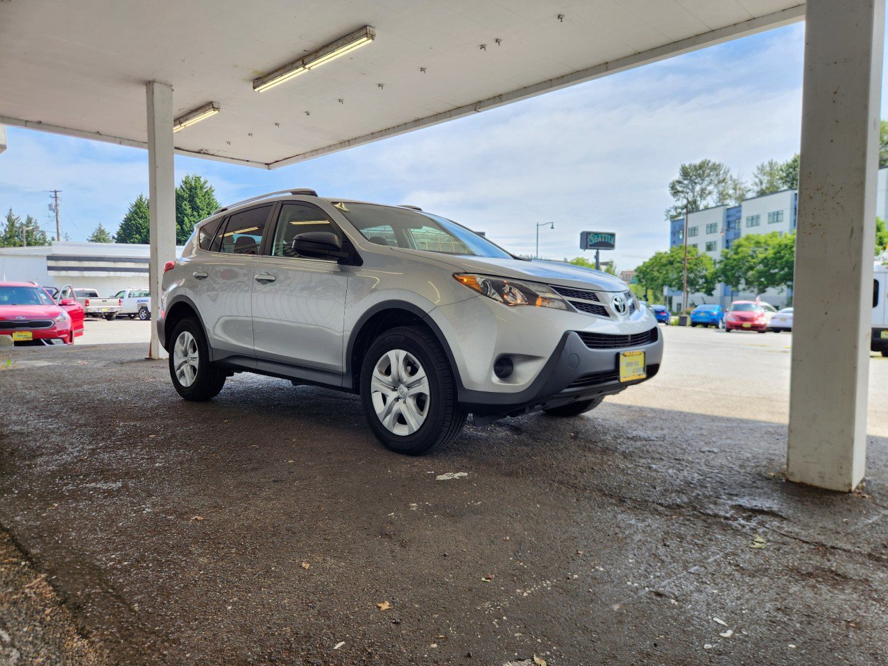 Used 2015 Toyota RAV4 LE AWD/4WD image 7