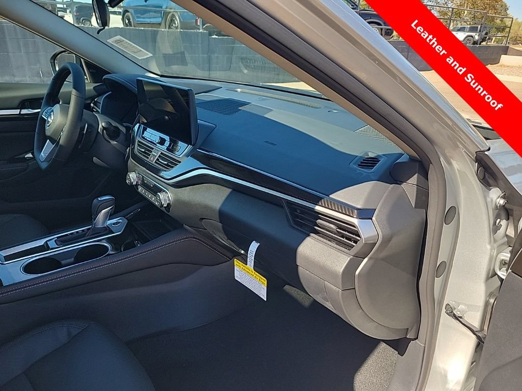 New 2025 Nissan Altima 2.5 SR w/ SR Premium Package FWD image 39