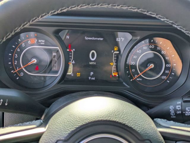 New 2026 Jeep Wrangler Unlimited Rubicon w/ Technology Group image 18