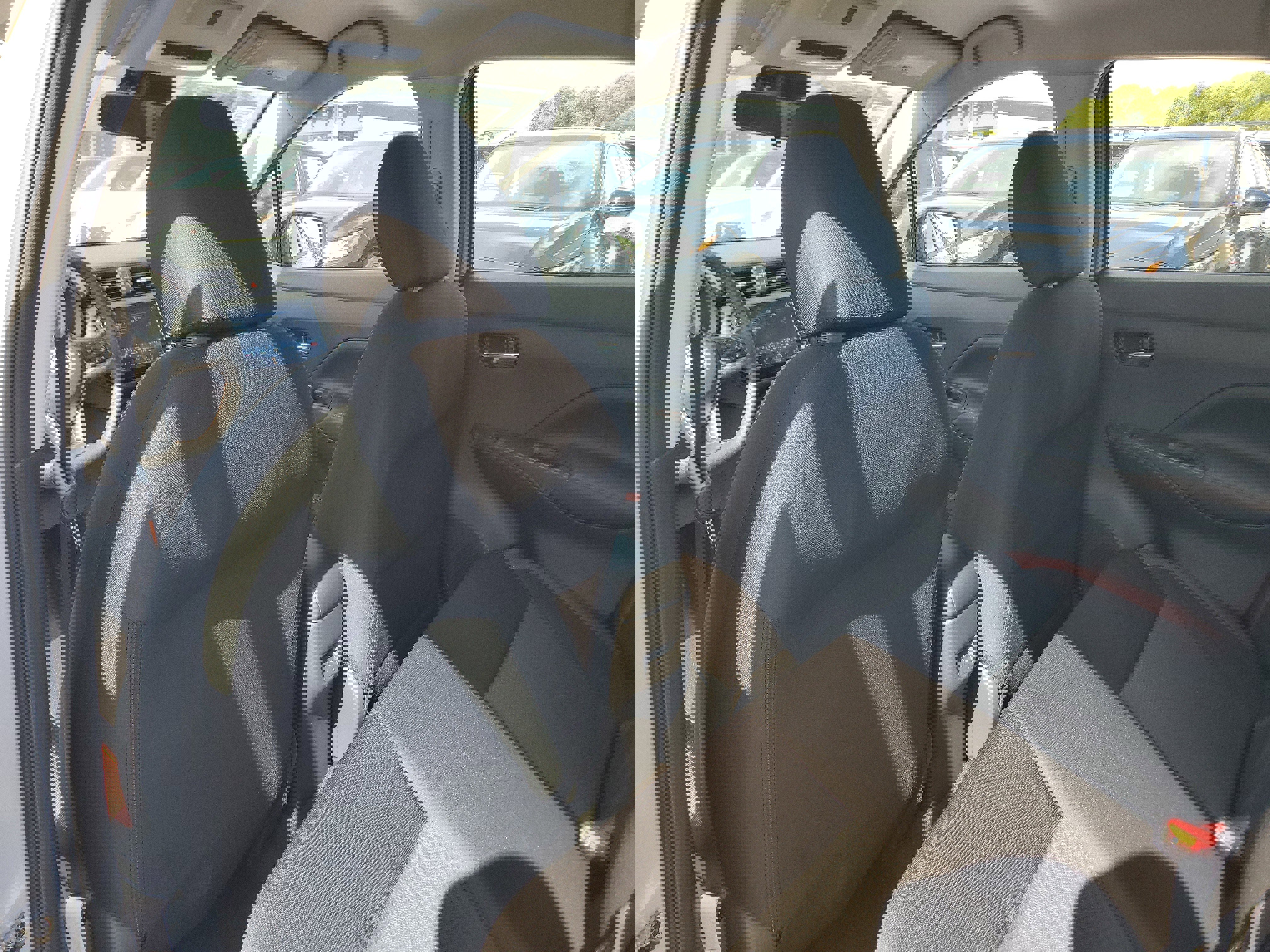 New 2025 Nissan Versa SR w/ Trunk Package image 16