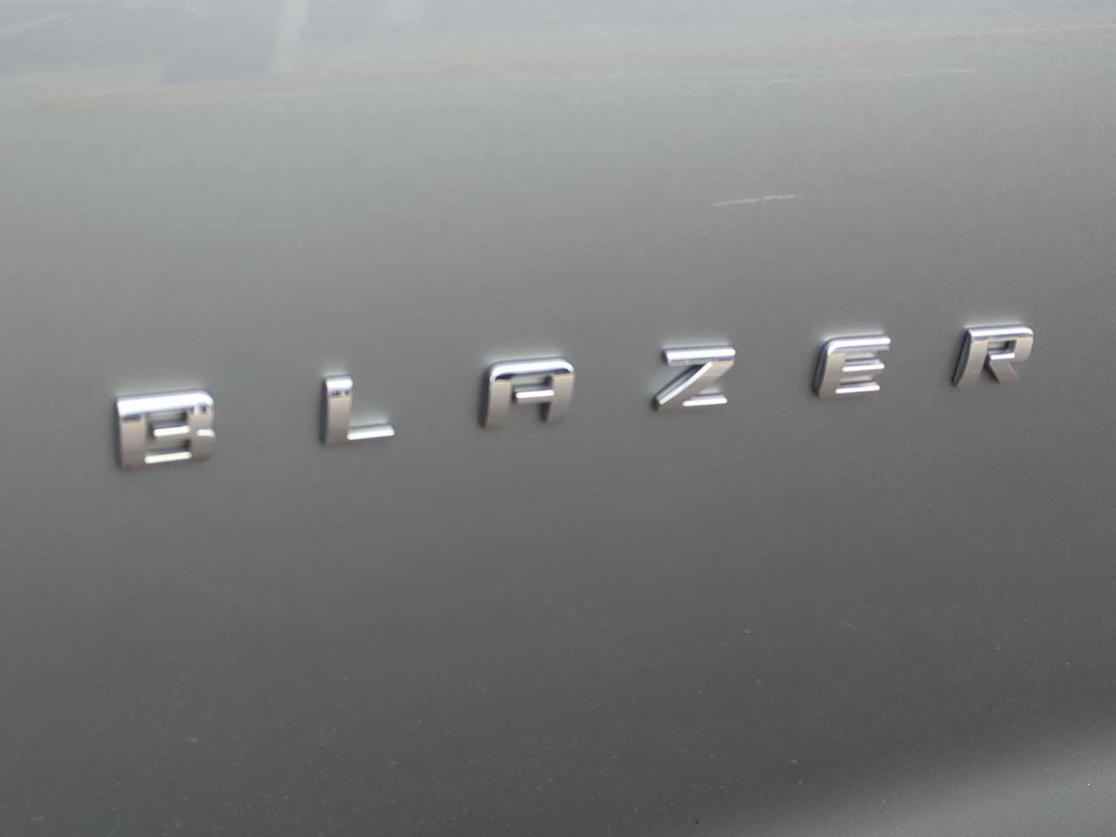 Used 2025 Chevrolet Blazer LT FWD image 9