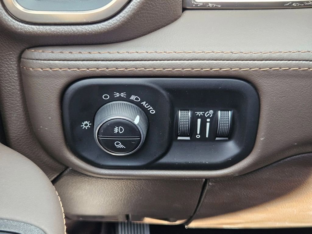 New 2026 RAM 3500 Longhorn AWD/4WD image 21