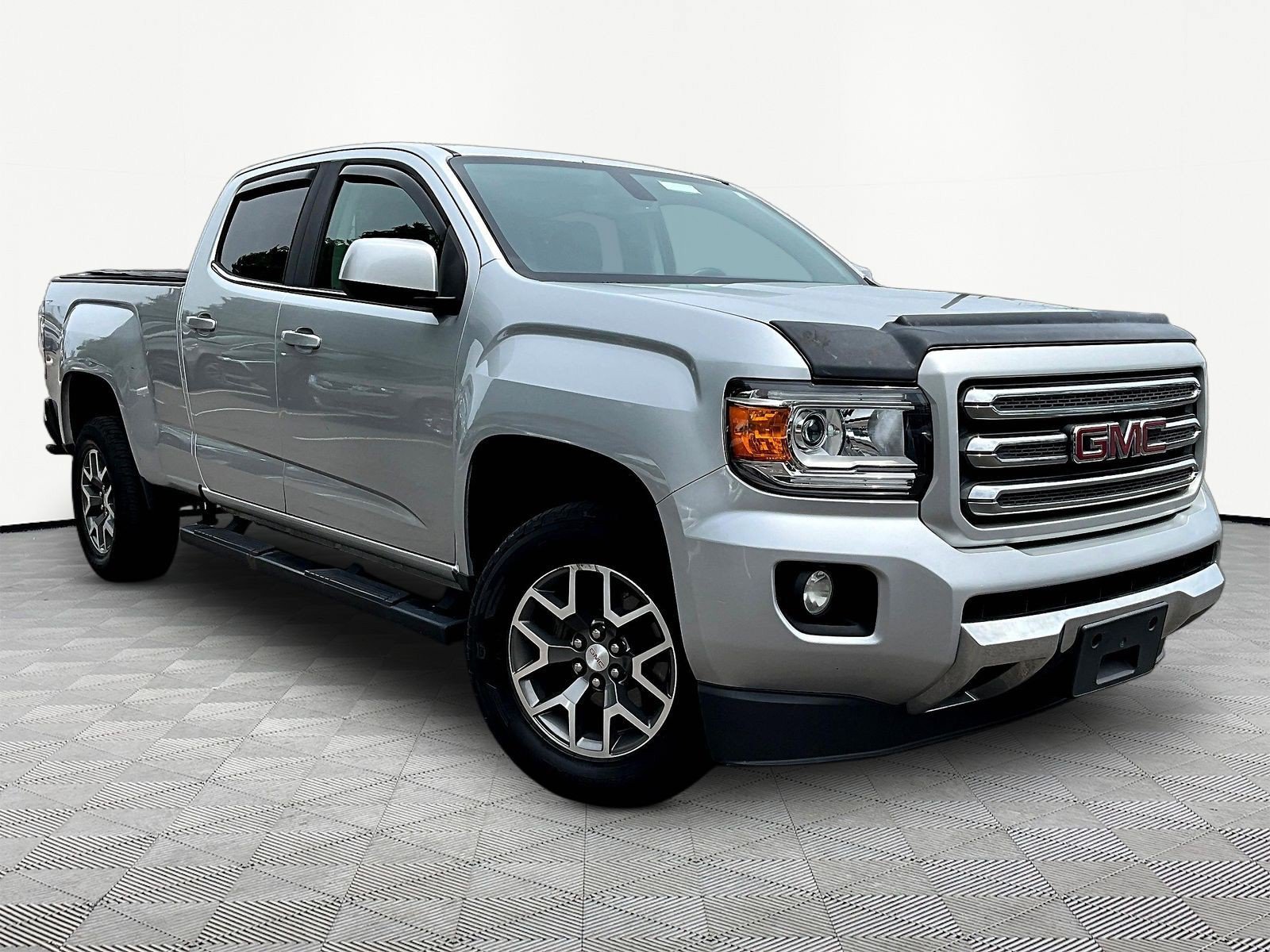 Used 2015 GMC Canyon SLE w/ All-Terrain Package AWD/4WD image 3