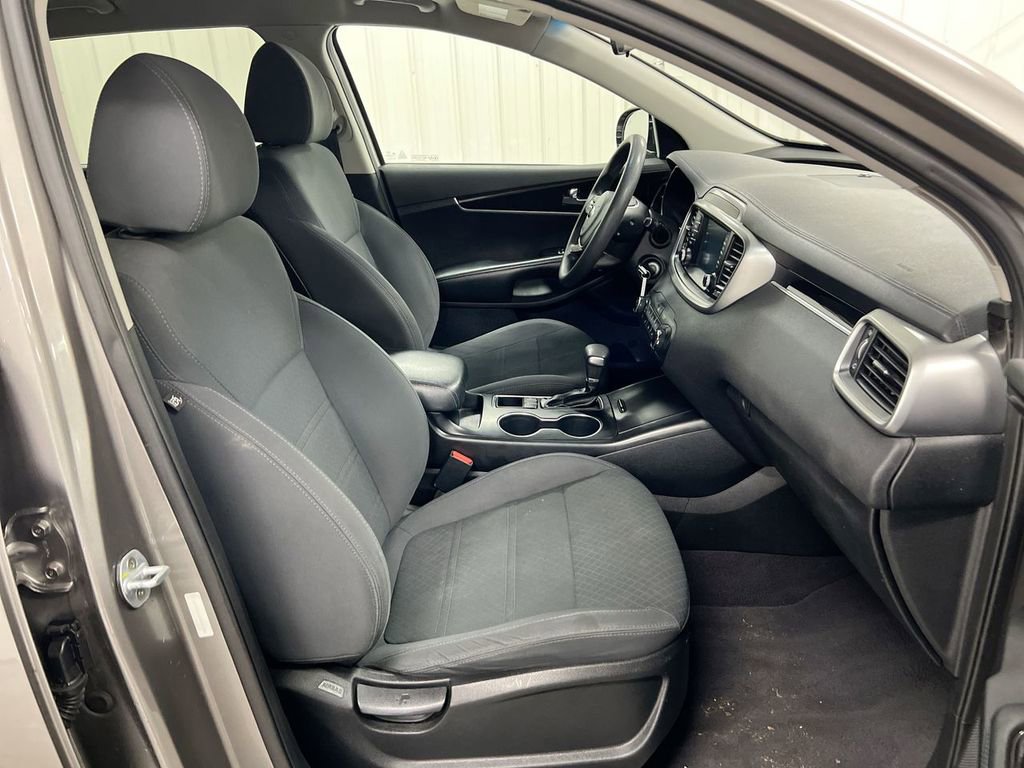 Used 2019 Kia Sorento LX image 21