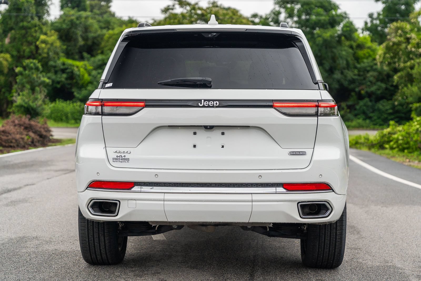 Used 2022 Jeep Grand Cherokee Overland w/ Luxury Tech Group IV AWD/4WD image 7