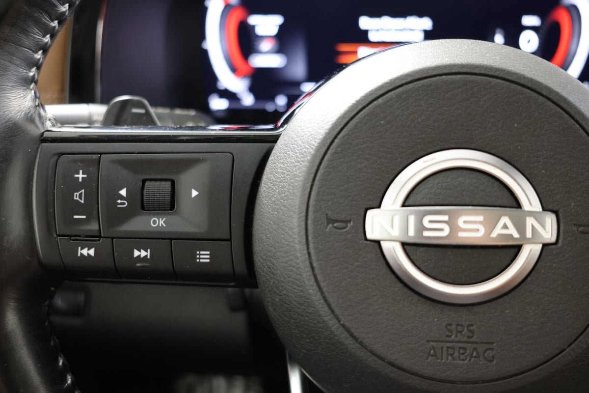 Used 2023 Nissan Pathfinder Platinum AWD/4WD image 31