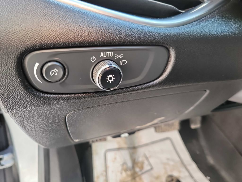 Used 2018 Chevrolet Malibu LT image 21