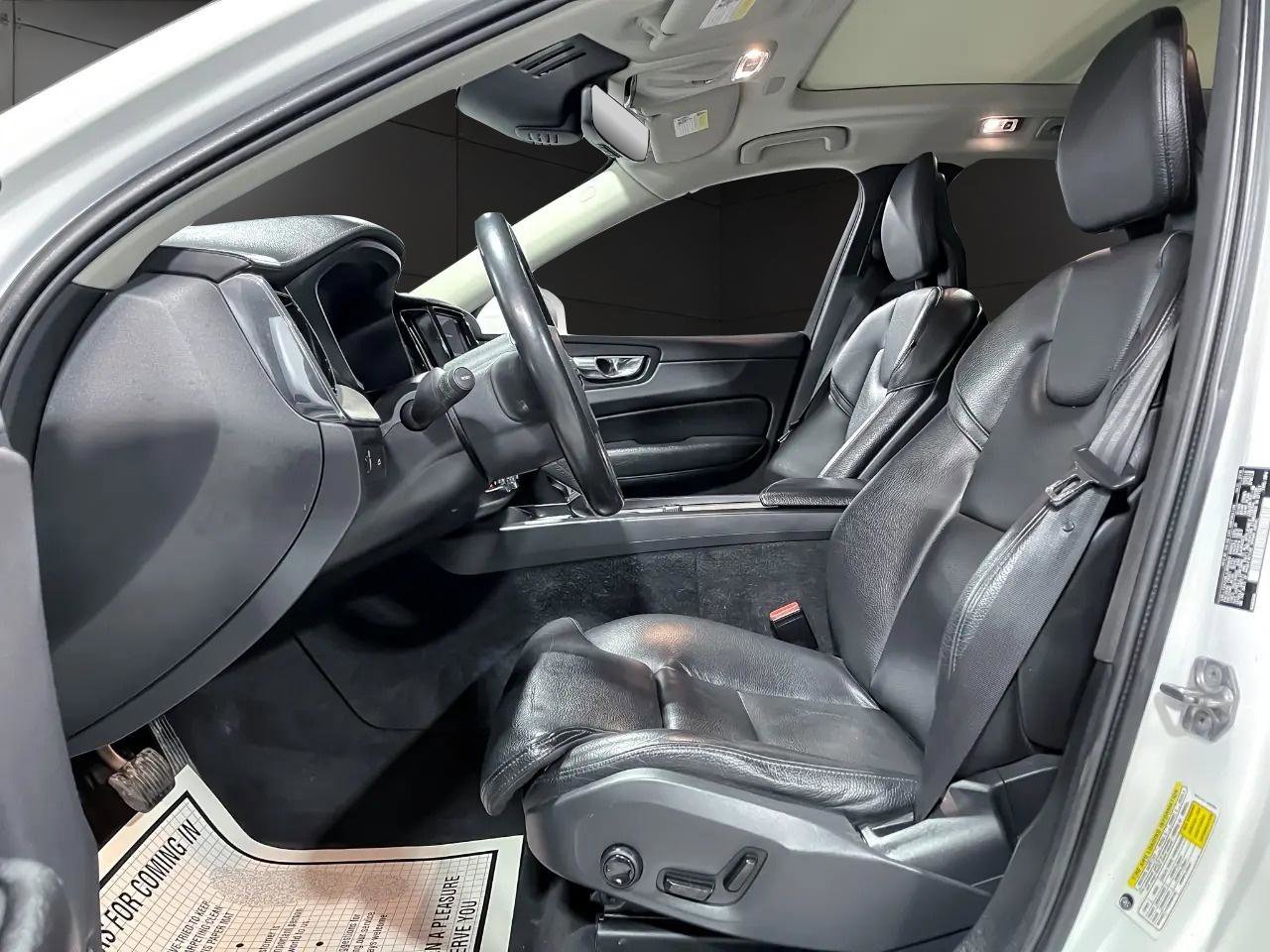 Used 2018 Volvo XC60 T6 Inscription w/ Convenience Package image 14