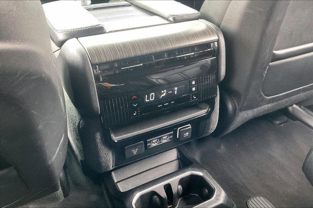 Used 2024 Jeep Wagoneer Series II AWD/4WD image 32