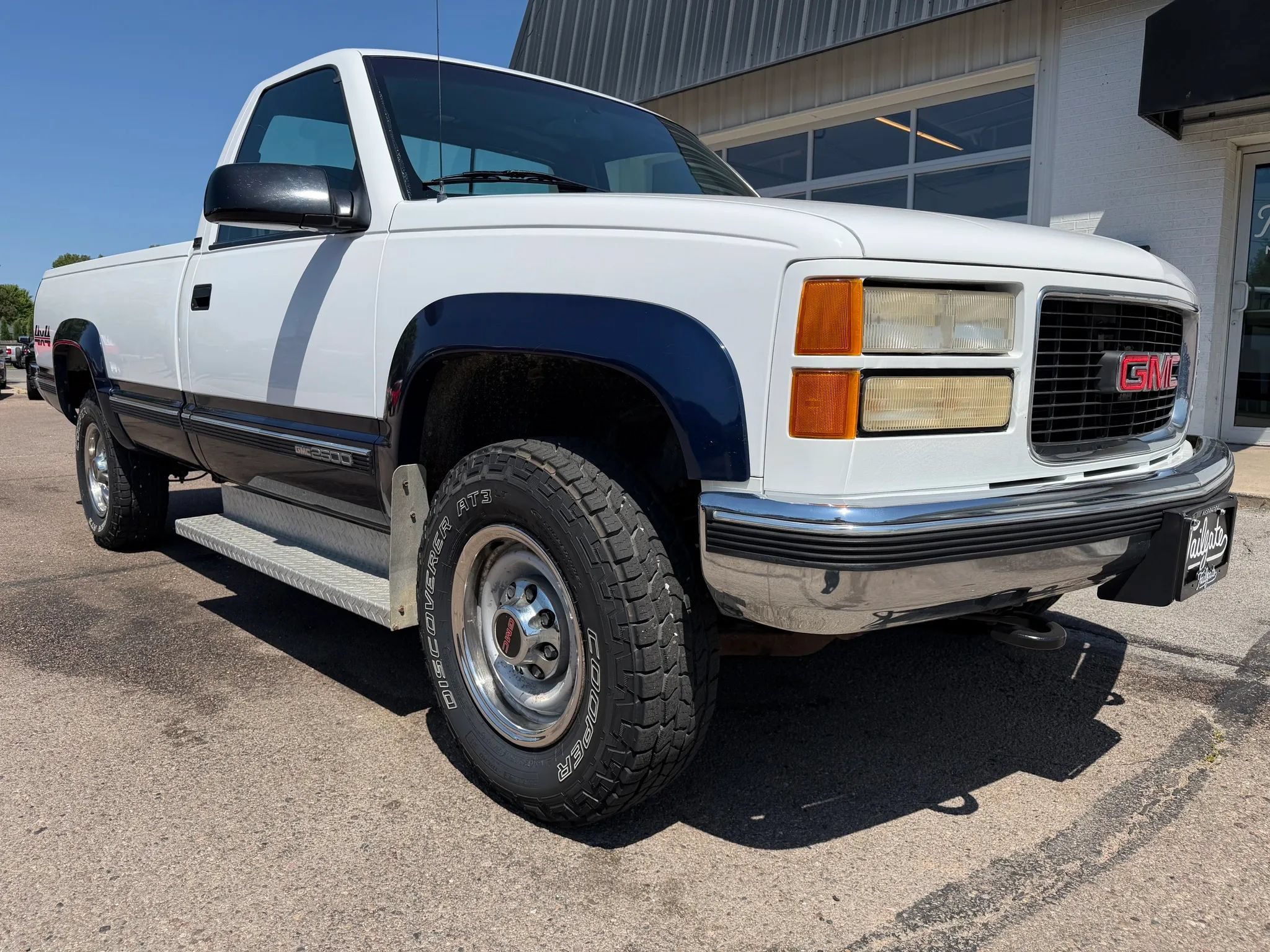 Used 1995 GMC Sierra 2500 4x4 Regular Cab image 2