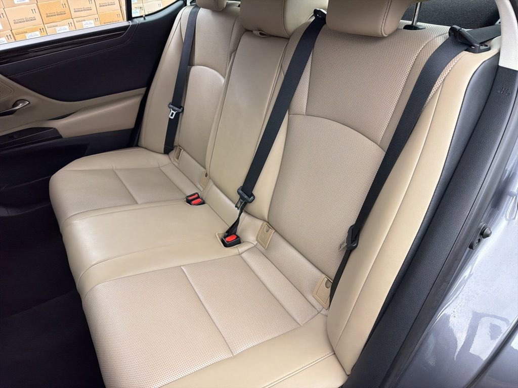 Used 2021 Lexus ES 300h w/ Premium Package image 21