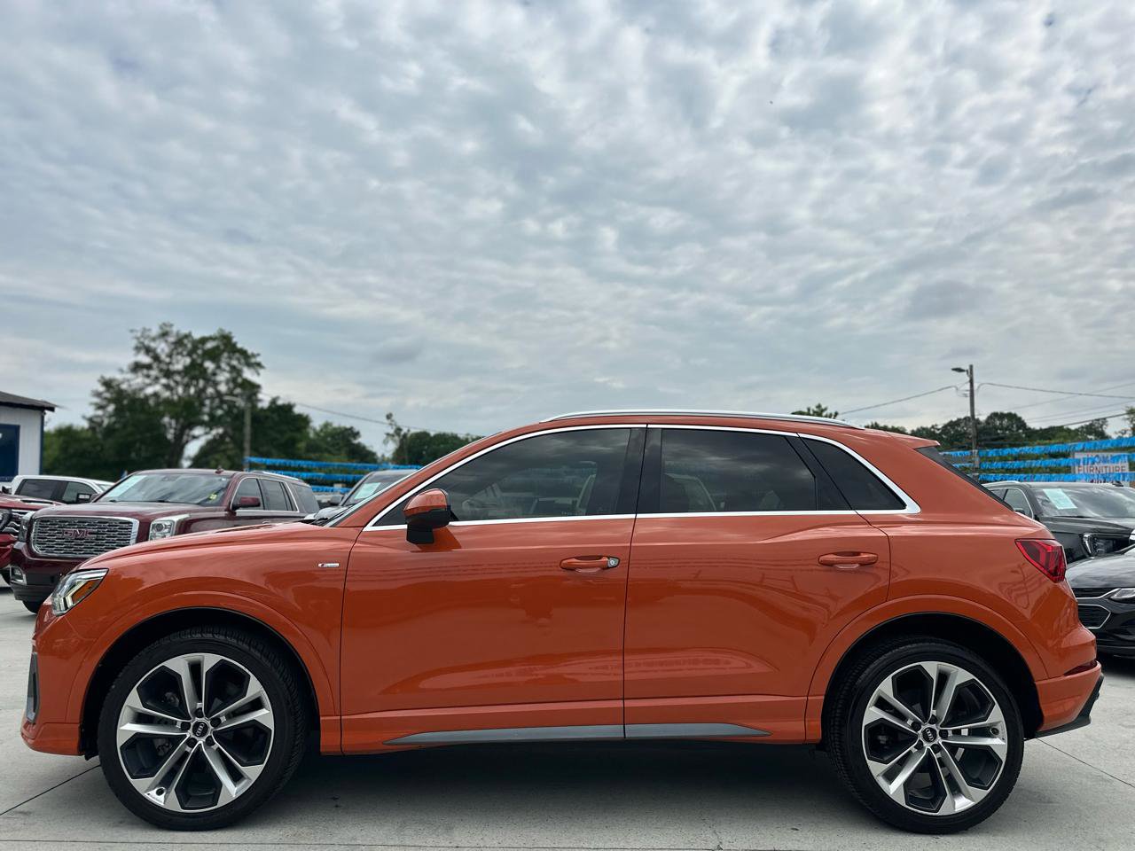 Used 2020 Audi Q3 2.0T Premium Plus w/ Premium Plus Package AWD/4WD image 4