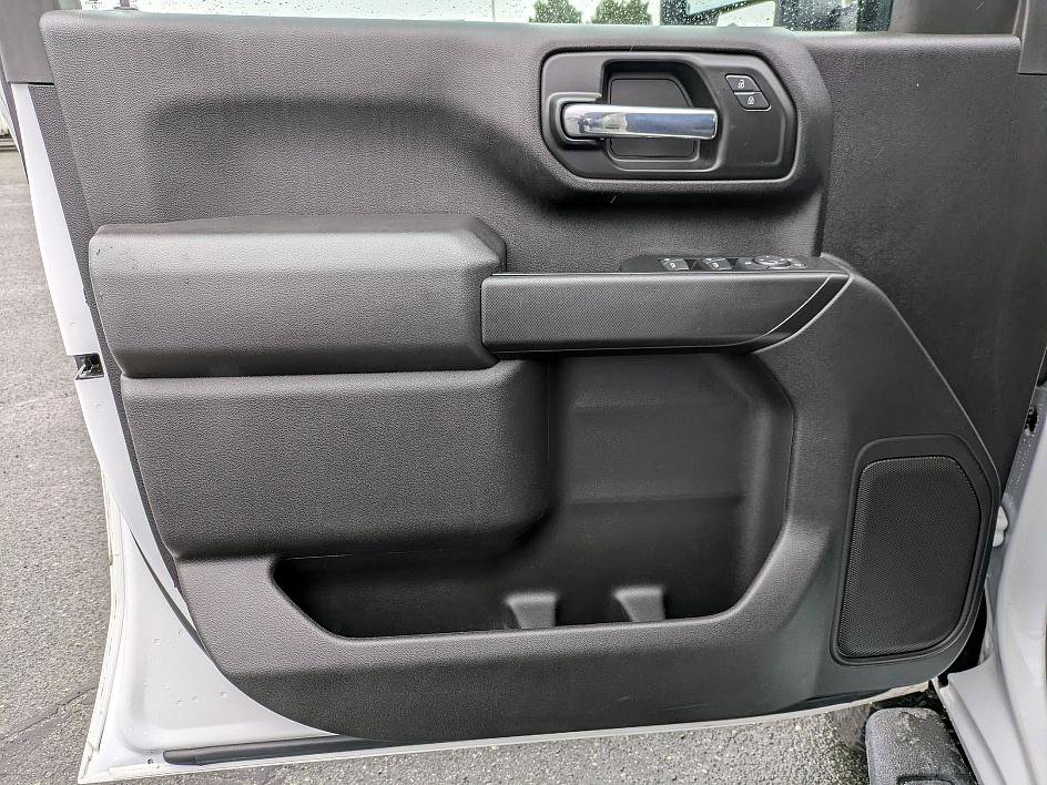 Used 2023 Chevrolet Silverado 2500 Custom w/ Custom Value Package image 12