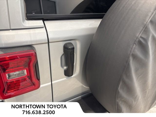 Used 2024 Jeep Wrangler Sahara w/ Safety Group image 16