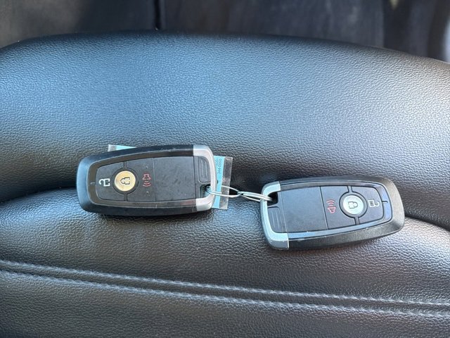 Used 2022 Ford Edge SEL image 6