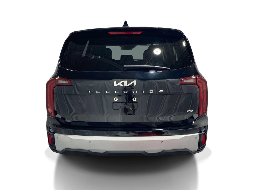 Used 2024 Kia Telluride LX AWD/4WD image 3