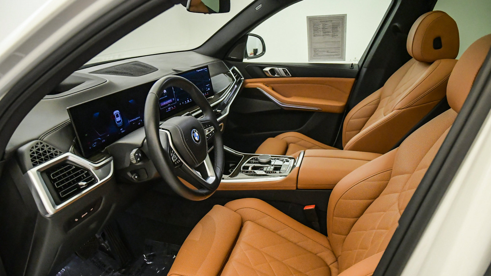 Certified 2024 BMW X5 xDrive50e w/ Premium Package AWD/4WD image 17