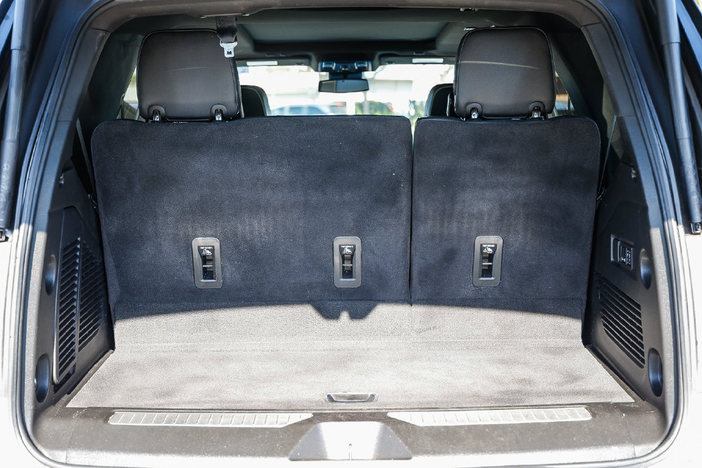 Used 2024 Chevrolet Tahoe Premier AWD/4WD image 61