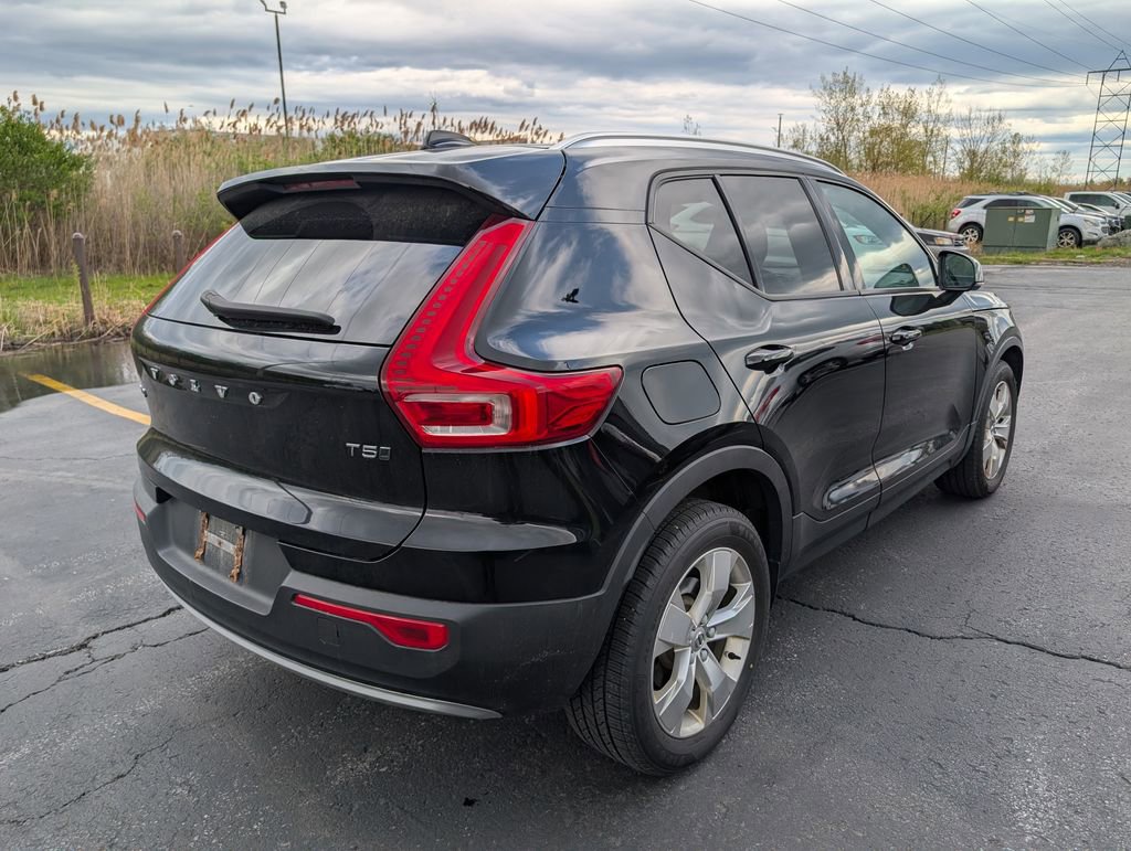 Used 2019 Volvo XC40 T5 Momentum AWD/4WD image 11