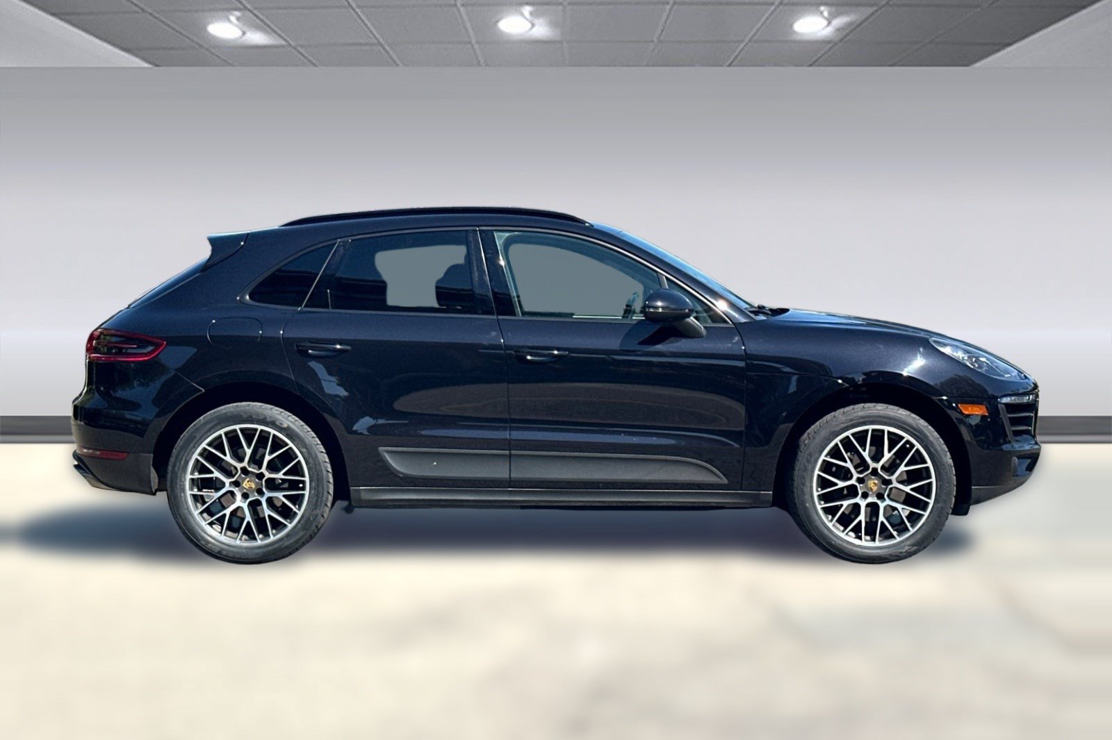 Used 2018 Porsche Macan AWD/4WD image 7