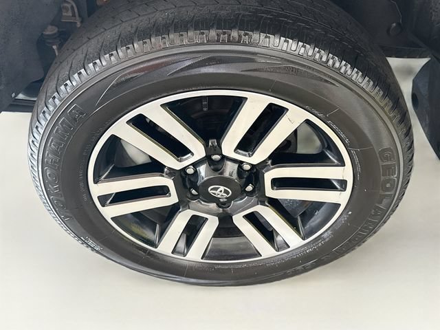 Used 2023 Toyota 4Runner Limited AWD/4WD image 32