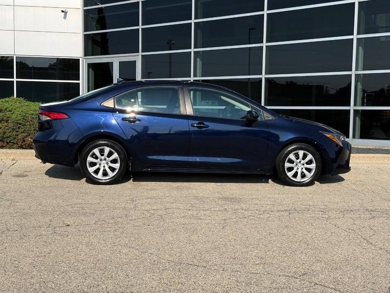 Used 2024 Toyota Corolla LE FWD image 2