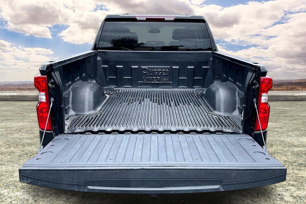 Used 2025 Chevrolet Silverado 1500 LT AWD/4WD image 7