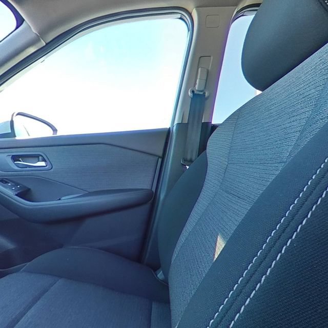 Used 2023 Nissan Rogue SV AWD/4WD image 16