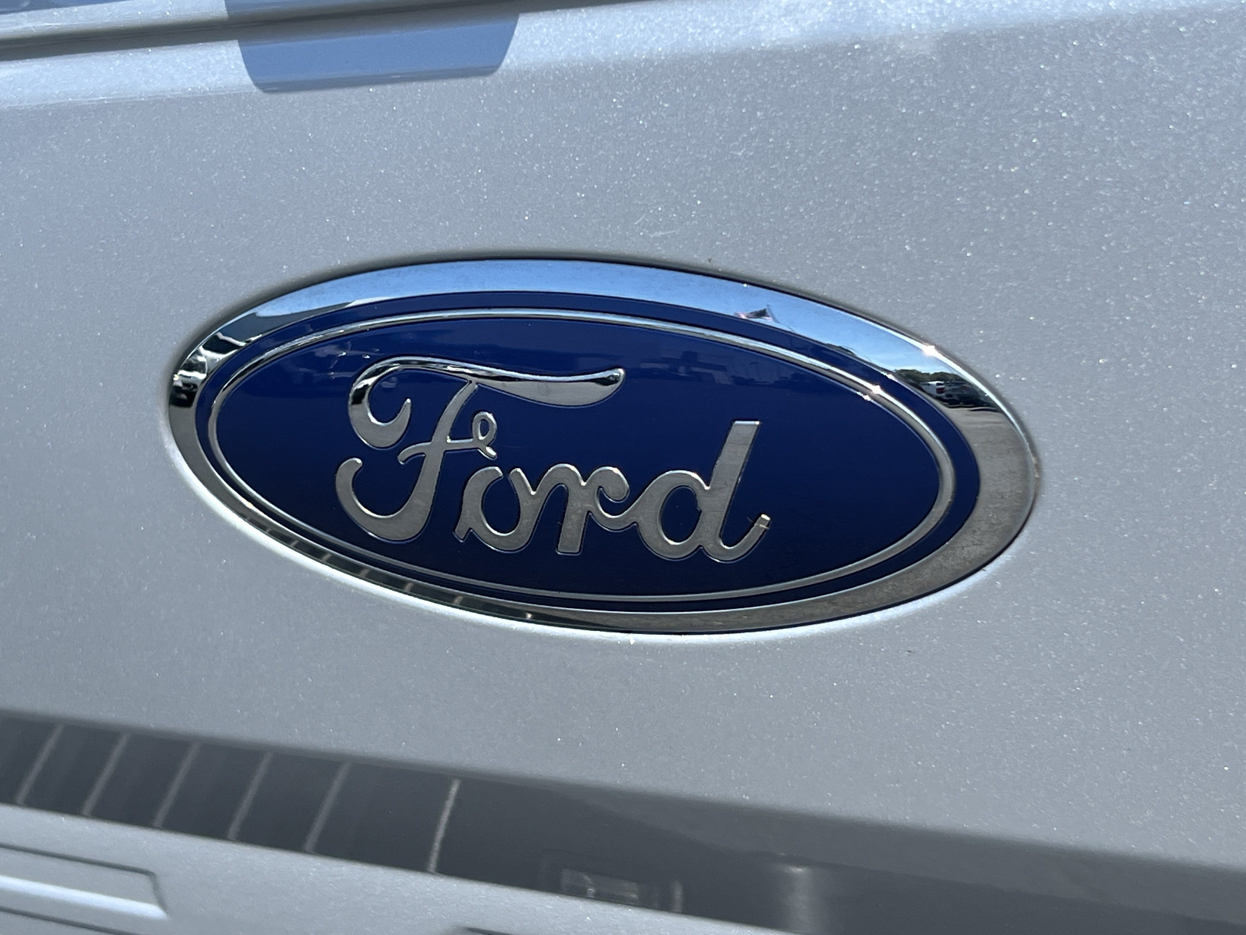 Used 2018 Ford F150 Lariat w/ Equipment Group 502A Luxury AWD/4WD image 8
