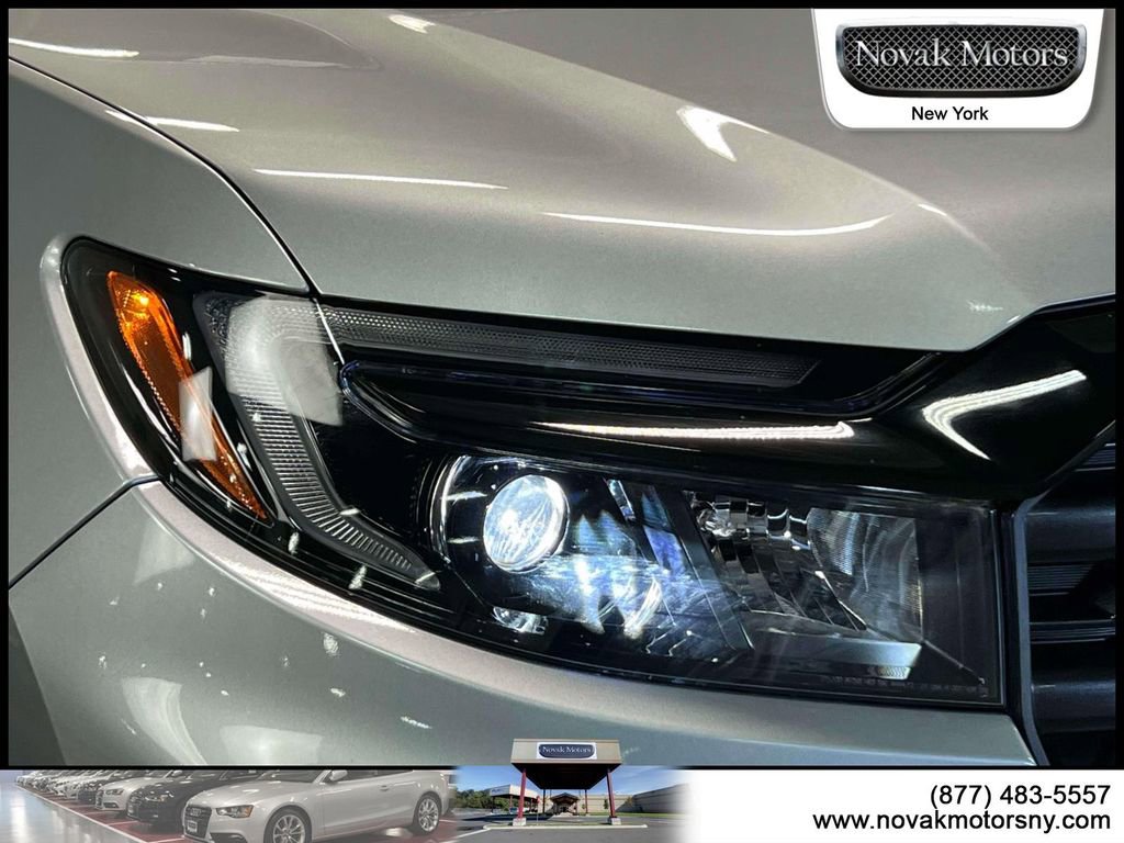 Used 2025 Honda Ridgeline Sport image 10