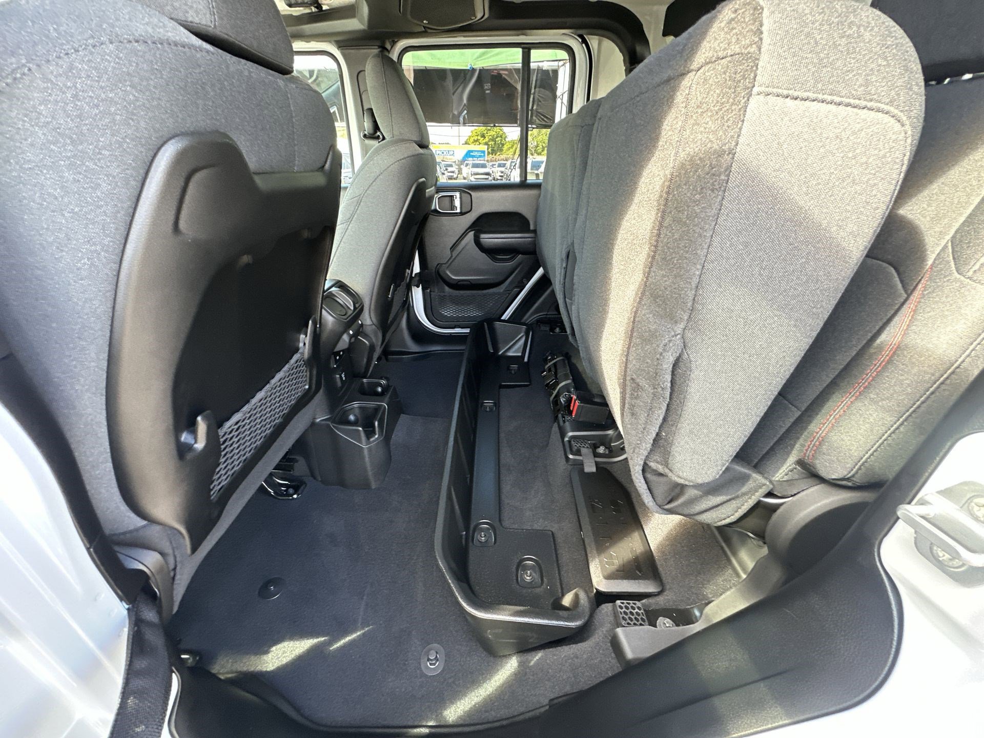 Used 2025 Jeep Gladiator Rubicon w/ Safety Group image 27