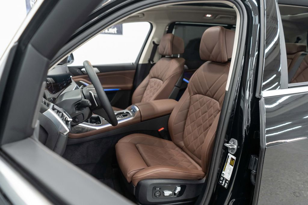 Used 2026 BMW X7 xDrive40i image 8
