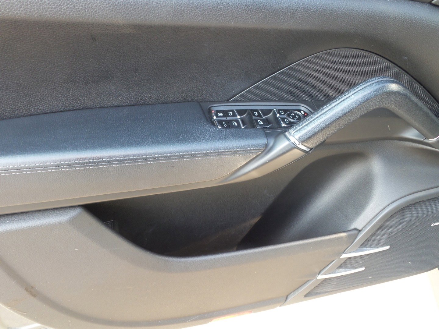 Used 2013 Porsche Cayenne GTS image 23