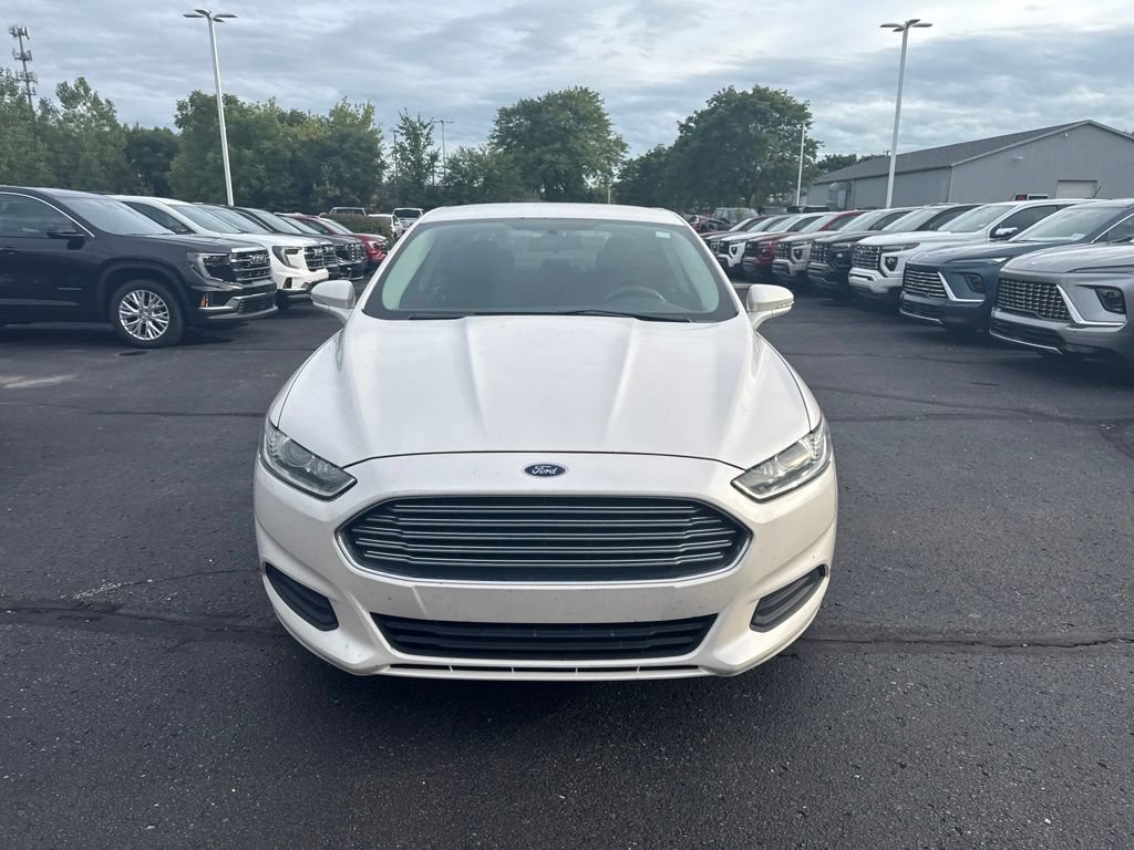 Used 2013 Ford Fusion SE FWD image 3
