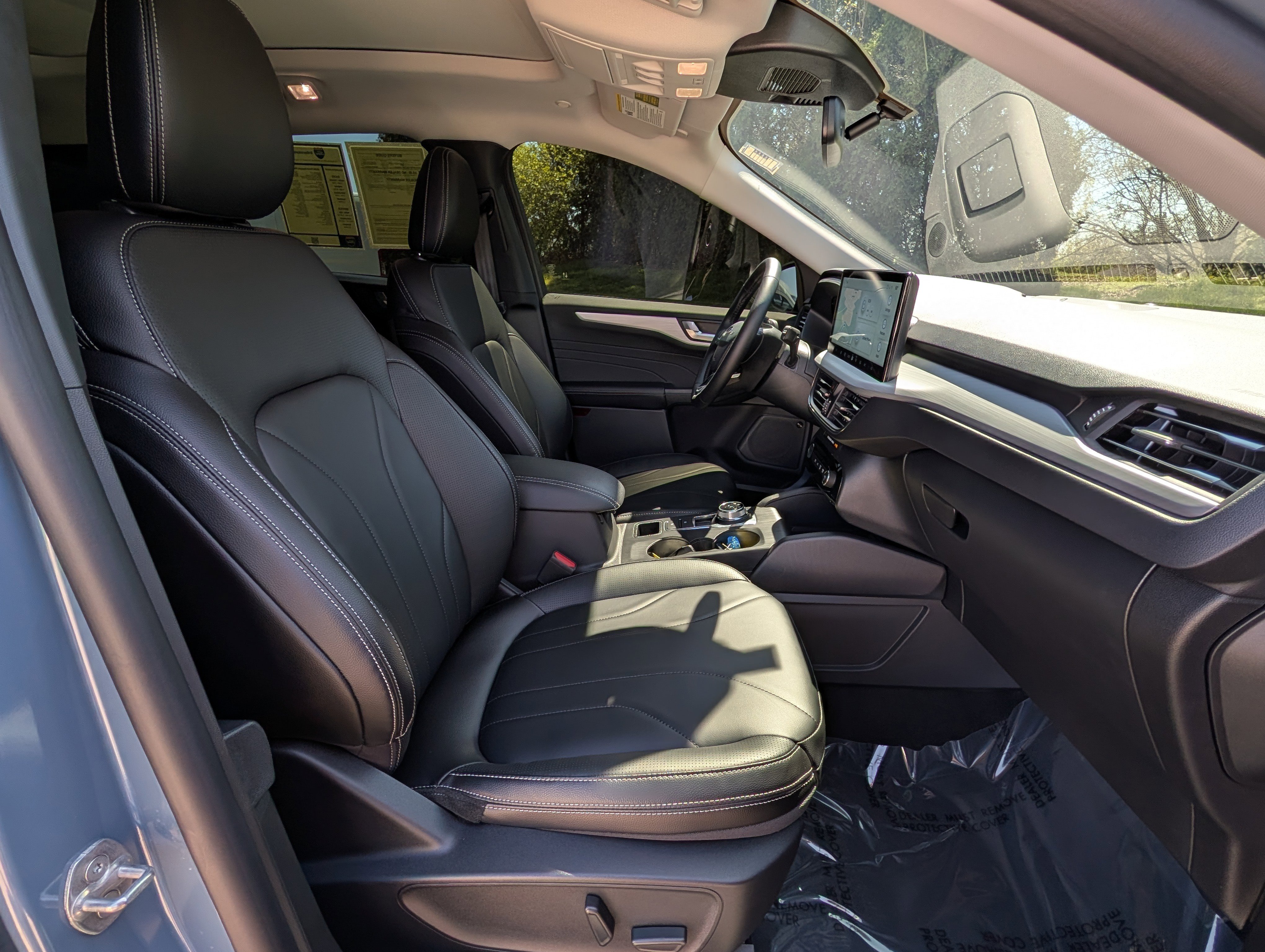 Used 2026 Ford Escape SE w/ PHEV Premium Package image 12