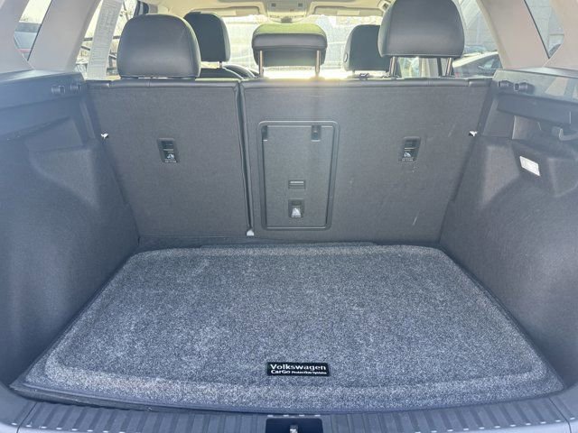 Used 2025 Volkswagen Taos SE image 33