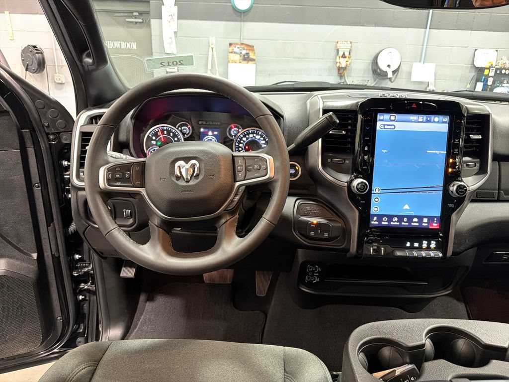 Used 2025 RAM 2500 Big Horn AWD/4WD image 6