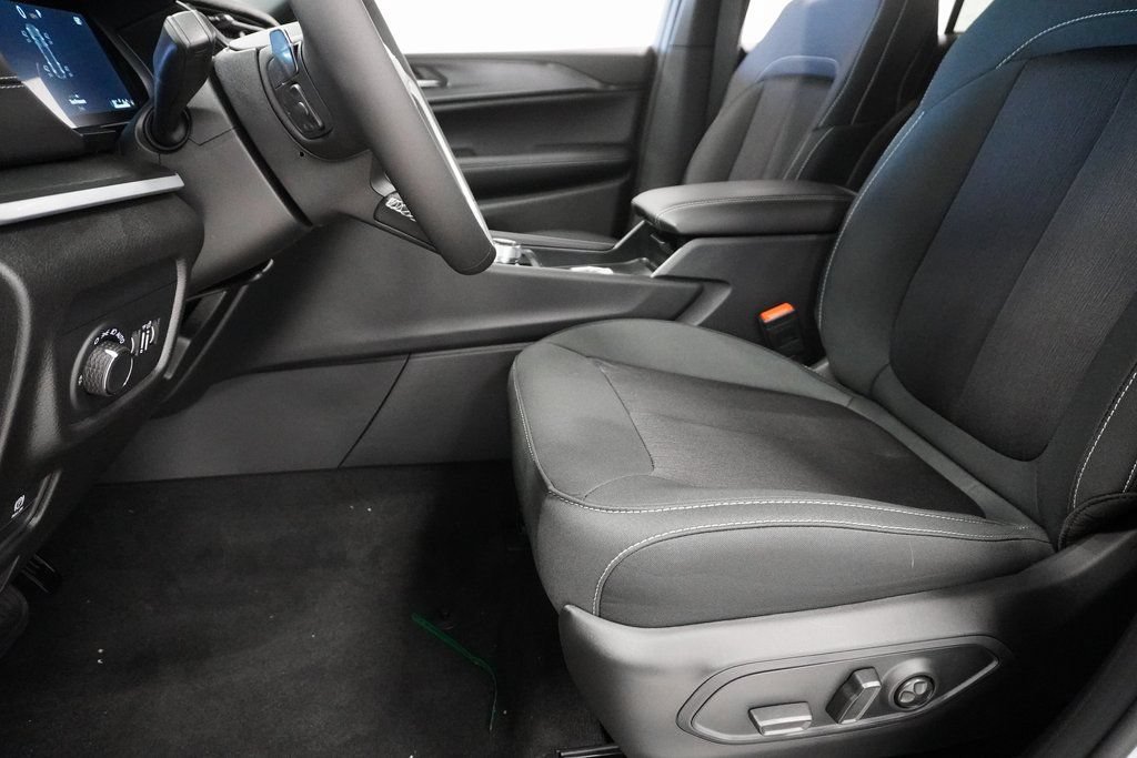 New 2025 Jeep Grand Cherokee Laredo w/ Luxury Tech Group I AWD/4WD image 13