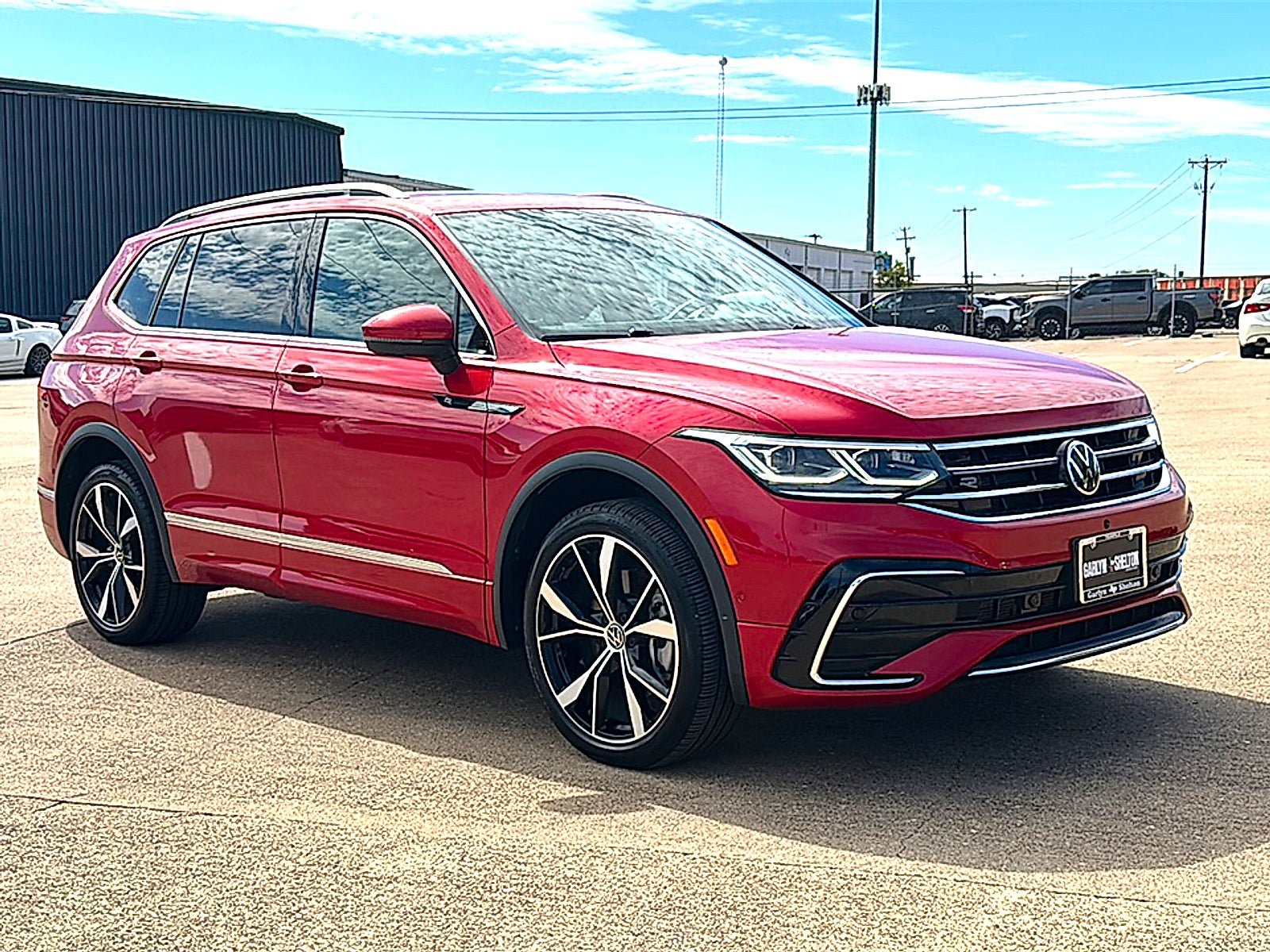 Used 2024 Volkswagen Tiguan SEL R-Line AWD/4WD image 10