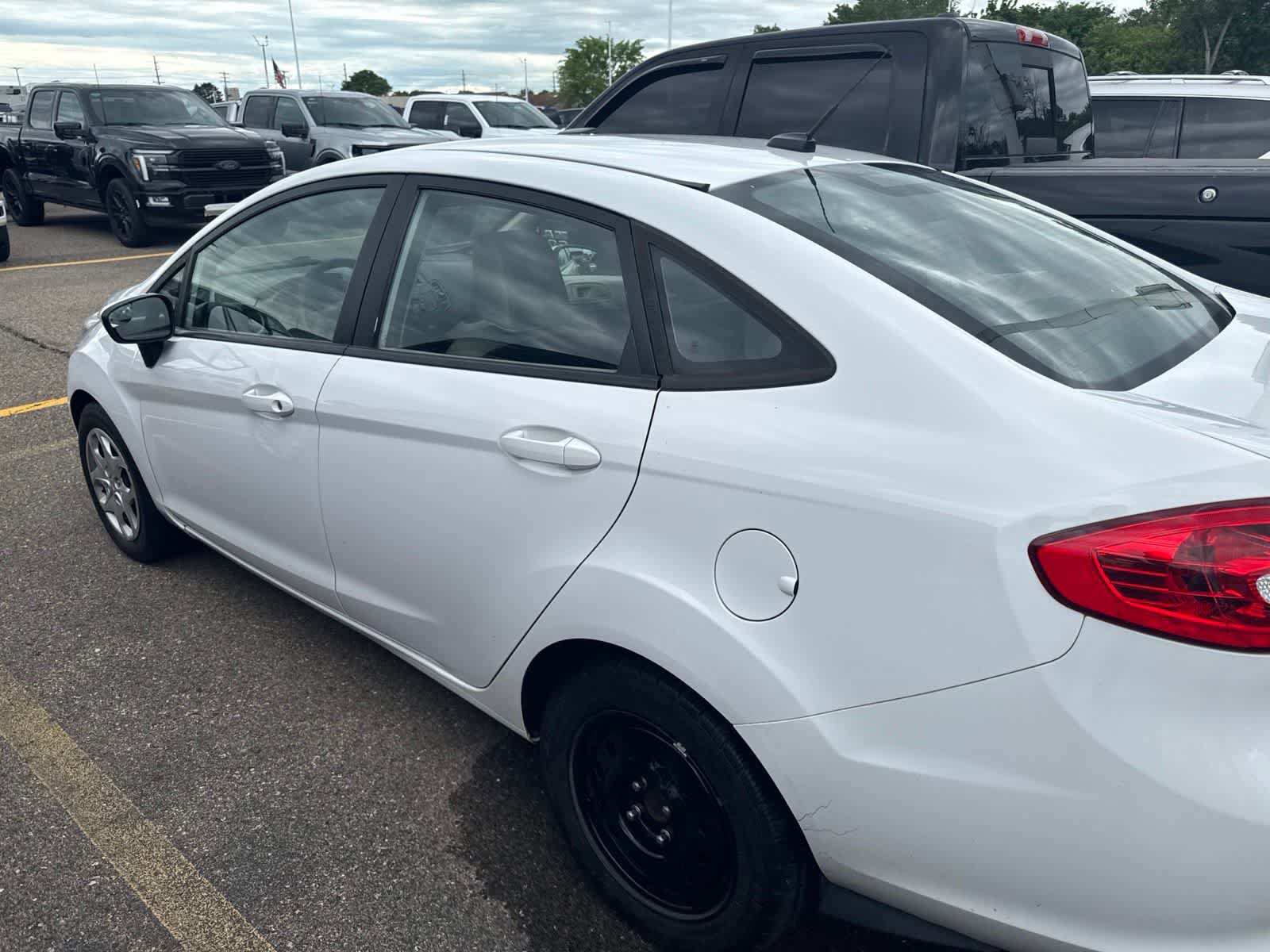 Used 2013 Ford Fiesta S FWD image 15