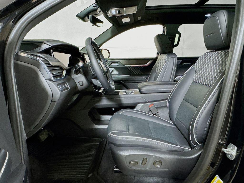 Certified 2025 GMC Acadia Denali w/ Super Cruise Package image 20