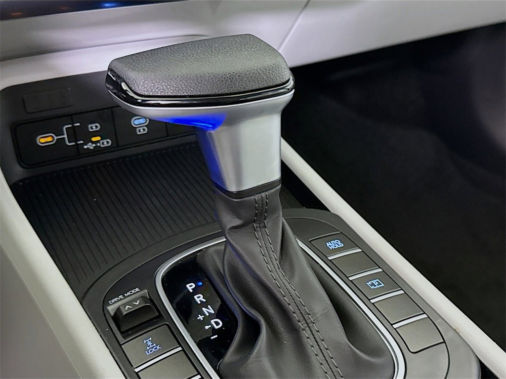 Certified 2025 Hyundai Kona SE image 10