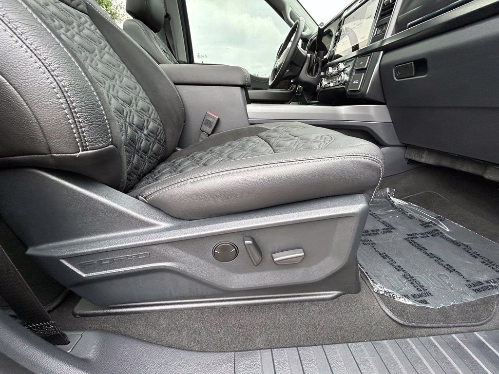 Used 2026 Ford F250 Lariat w/ Black Appearance Package AWD/4WD image 29