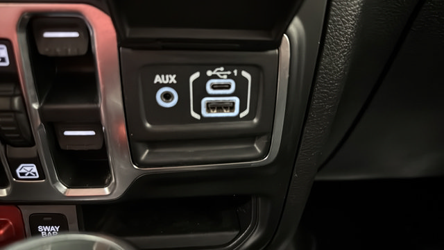 Used 2020 Jeep Wrangler Unlimited Rubicon AWD/4WD image 32