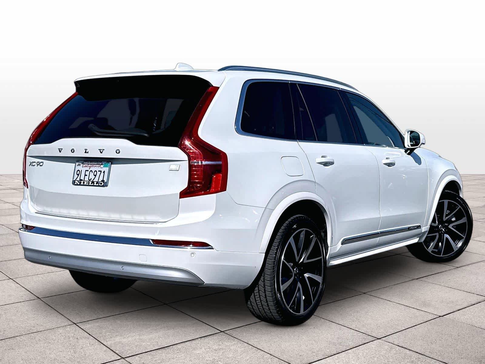 Used 2022 Volvo XC90 T8 Inscription Expression w/ Advanced Package AWD/4WD image 16