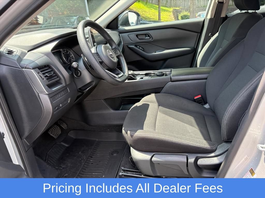 Used 2024 Nissan Rogue S AWD/4WD image 18