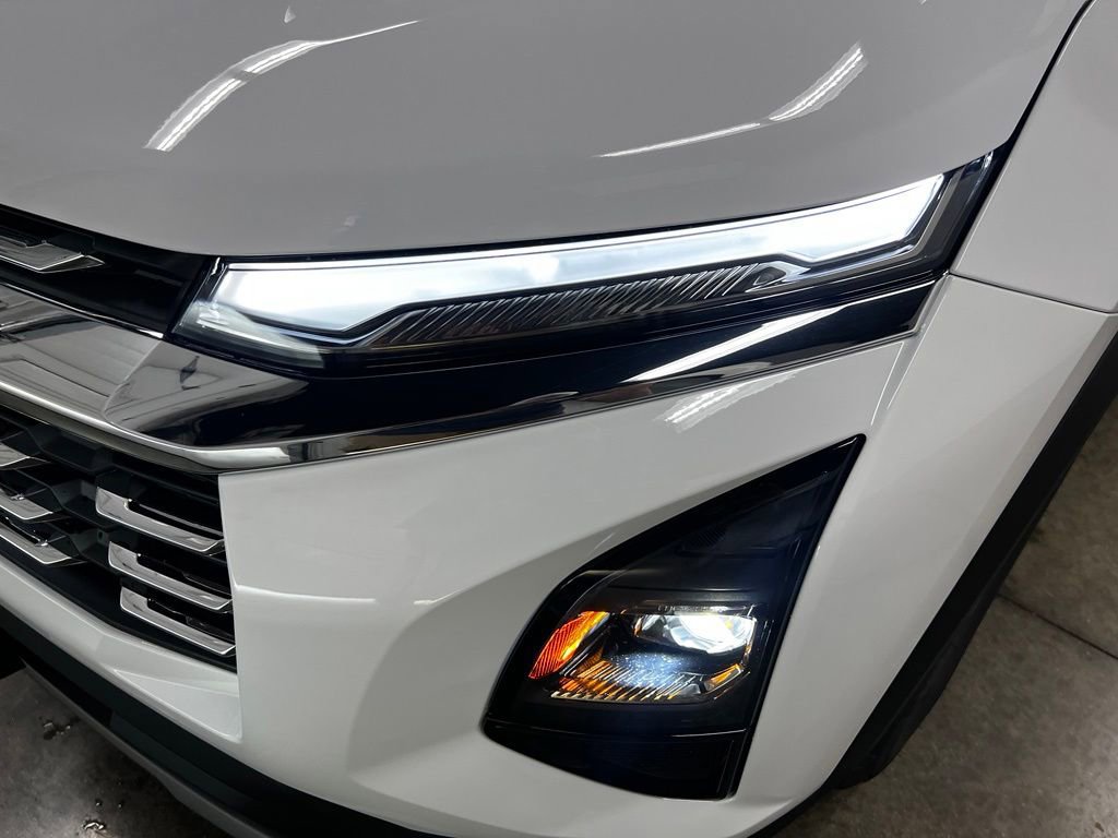 New 2026 Chevrolet Equinox LT w/ Convenience Package II AWD/4WD image 8